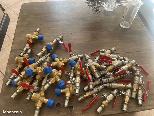 11 vannes à vidange et 19 vannes à billes