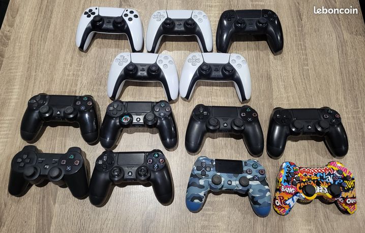 13 Manettes Sony