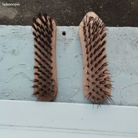 2 brosses métalliques