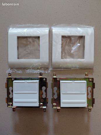2 Boutons Poussoirs porte étiquette avec plaque Mosaic Legrand