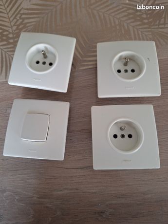 3 prises et un interrupteur legrand