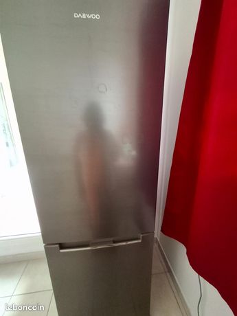 A VENDRE FRIGO 180 euros
