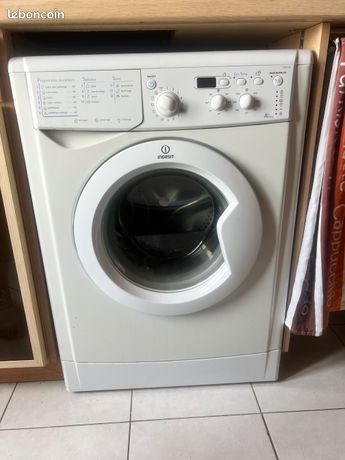 À vendre lave linge et four