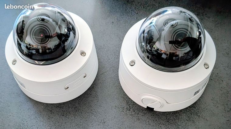 ​📸 À vendre : Lot de 2 caméras IP dôme motorisé Hikvision 4MP DarkFighter (DS-2CD2746G2-IZS)