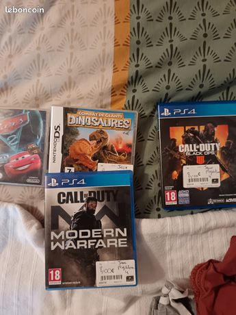 A vendre lot jeux je ds et PlayStation et farvmil en ds non sur la photo