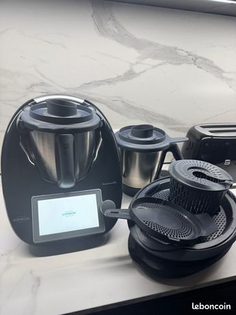 À vendre Thermomix TM6 Édition Noire comme neuf avec 2 bols