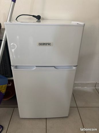 A vendre un réfrigérateur 2 portes de marque Océanie