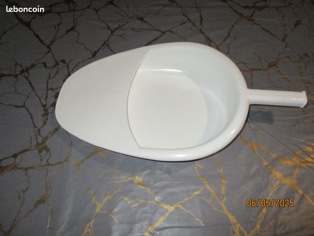 ACCESSOIRE MEDICAL pour '' URINE ''