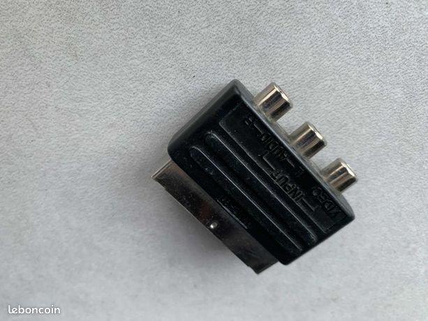 Adaptateur PERITEL avec 3 sorties coaxiales