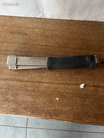 Agrafeuse marteau RAPID R11