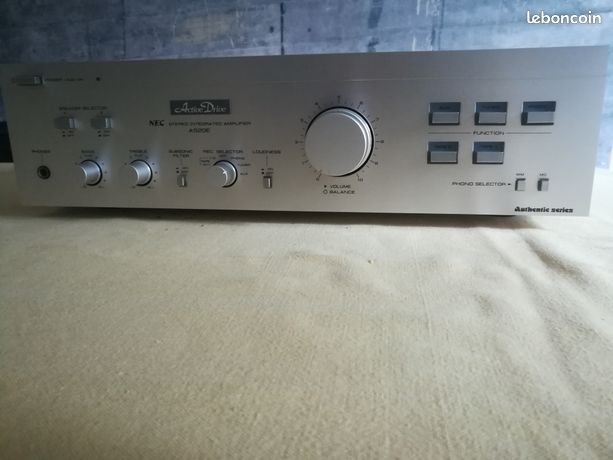 Amplificateur vintage NEC A520E révisé avec facture