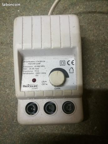 Amplificateur antenne TV Bricelec FM/VHF/UHF 4W à réglage de gain (26dB maxi)