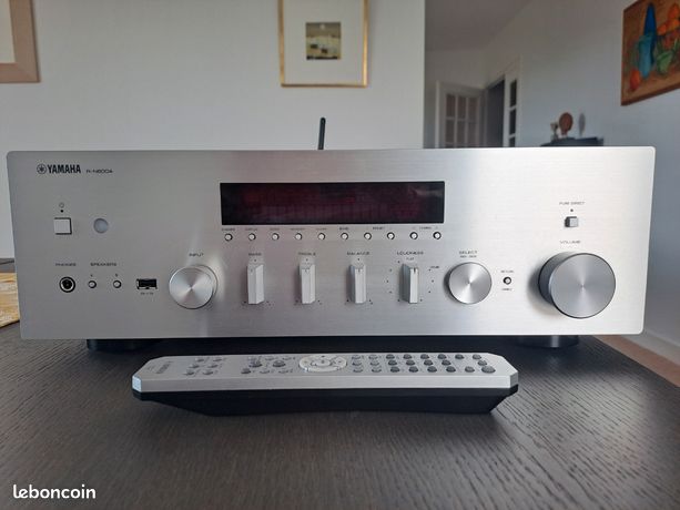 Amplituner Yamaha RN600A