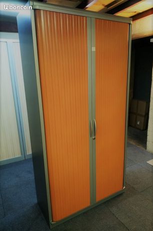 Armoire à rideaux