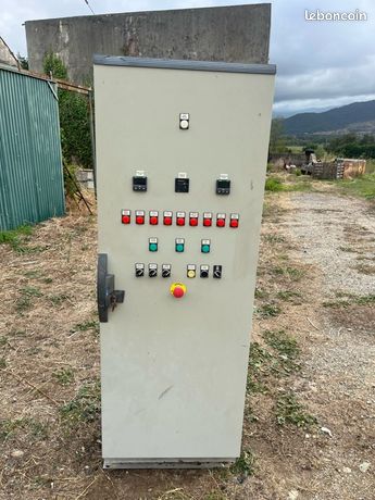 Armoire électrique industrielle câblée / Tableau électrique