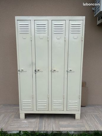Armoire en métal