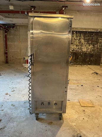 Armoire etume