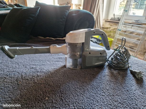 Aspirateur à main