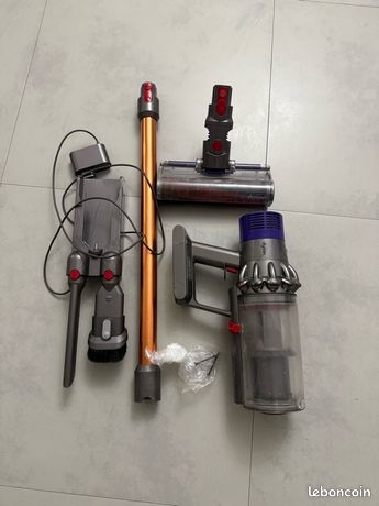 Aspirateur balai Dyson v10