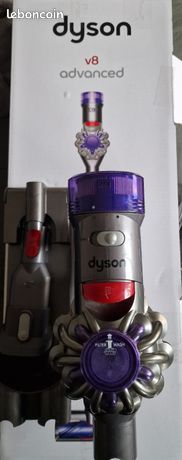 Aspirateur balai dyson v8