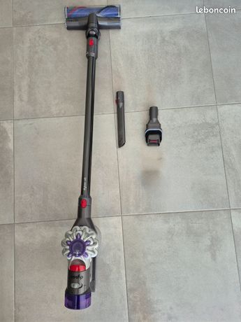 Aspirateur balai V8 dyson
