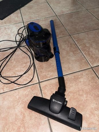 Aspirateur Balai