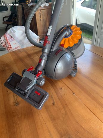 Aspirateur Dyson ball DC 33