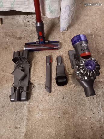 Aspirateur dyson sv10k