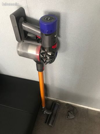 Aspirateur dyson v8