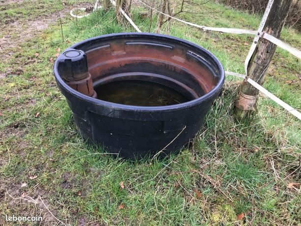 Bac prairie chevaux 800 litres