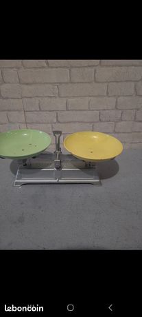 Balance à plateaux