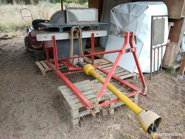 Banc de scie sur prise de force tracteur