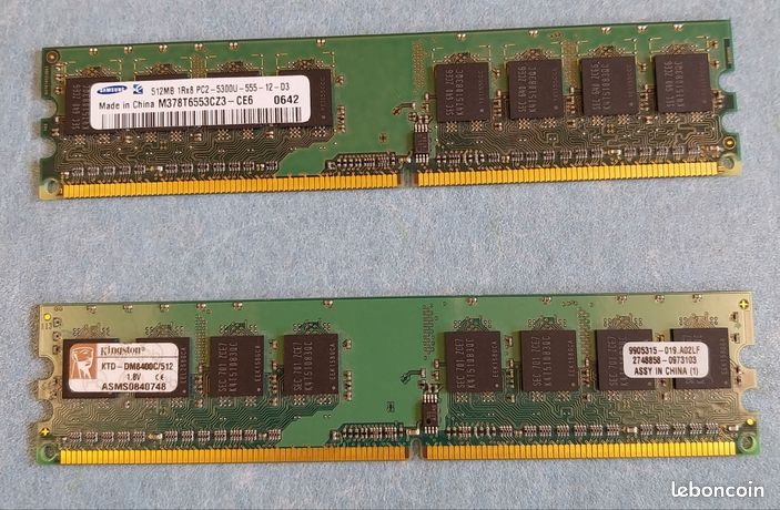Barrettes mémoire RAM DDR2 512 Mo x2
