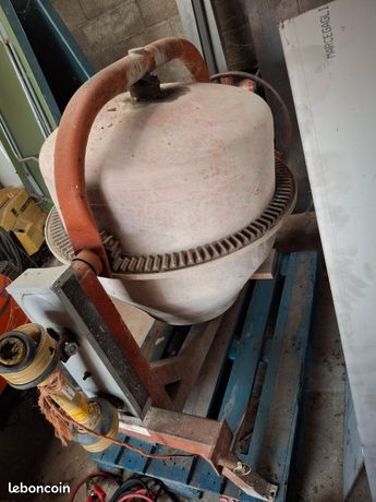 Betonniere 3 points sur prise hydraulique