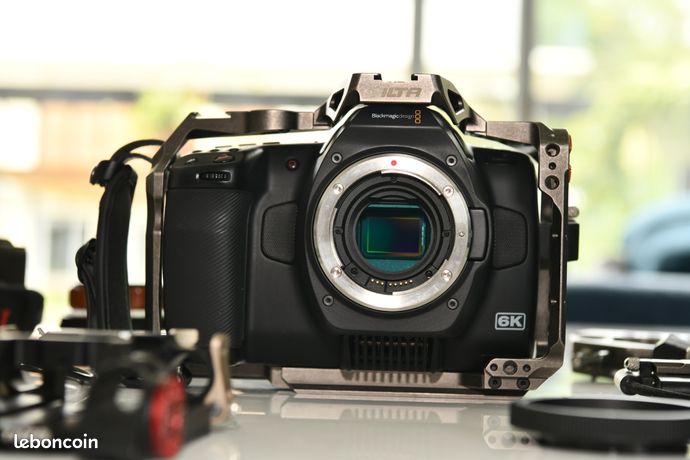 Blackmagic Pocket Cinema Camera 6K Pro + Kit Tilta + Follow Focus + Accessoires