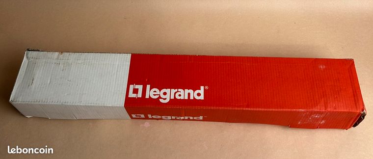Bloc dAlimentation 19 Legrand 230 V~ 6 Prises 2P+T à Détrompage