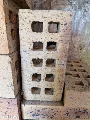 Brique perforé