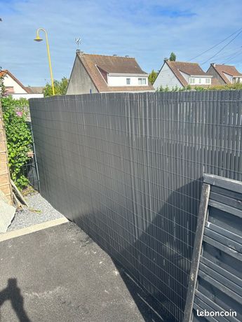 Brises vue en pvc anthracite Longueur 5ml sur 160 le deuxième 5ml x 150 50 euros pièce