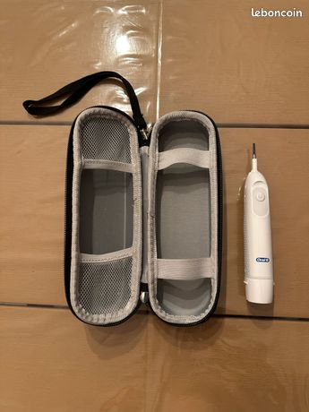 Brosse à dents et housse de voyage