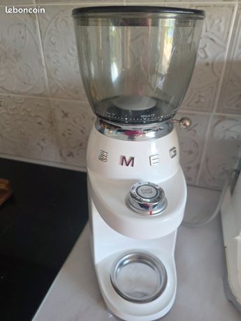 Broyeur/moulin à café smeg