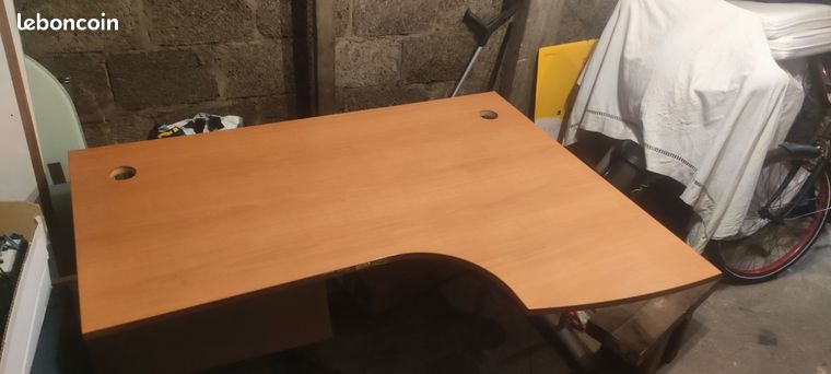 Bureau Angle
