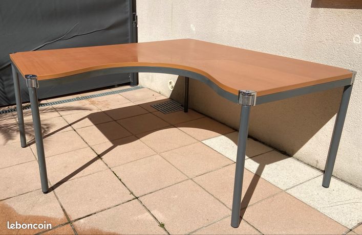 Bureau avec retour