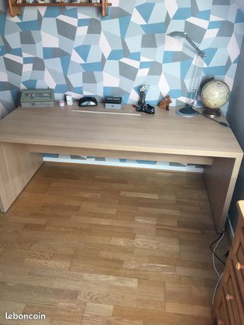 Bureau table