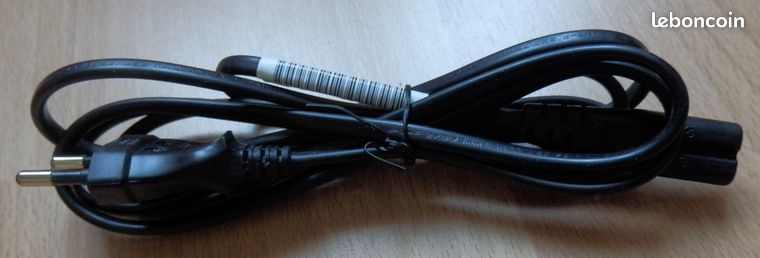Câble d'Alimentation (Connecteur A = 2 fiches Connecteur B = prise IEC 60320 C7) 2 m