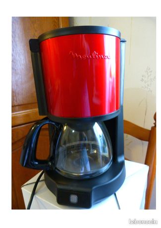 CAFETIÈRE ÉLECTRIQUE MOULINEX 12/15 TASSES ROUGE et NOIRE ENCORE