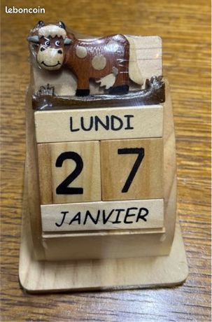Calendrier en bois de bureau