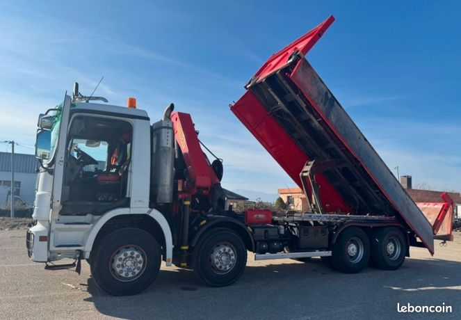 Camion mercedes grue+benne