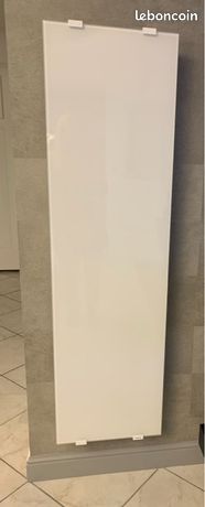 CAMPAVERT SÉLECT Radiateur CAMPA CAPAVER SÉLECT en très bon état. Modèle vertical étroit Couleur blanc Puissance 1600W Largeur 427mm Hauteur 151mm Épaisseur 121mm
