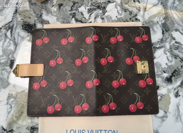 Carnet LV