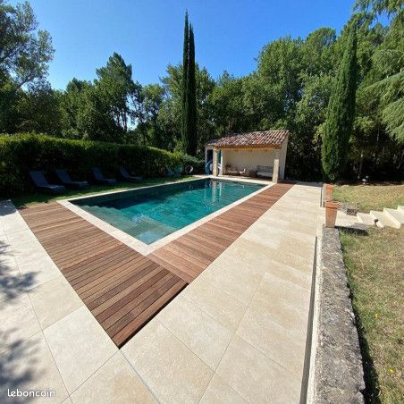 Carrelage effet travertin